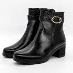 Kurze Stiefel mit einer dicken Absatz A1022 Black | Mode