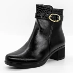 Kurze Stiefel mit einer dicken Absatz A1022 Black | Mode