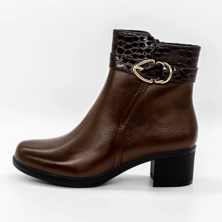 Kurze Stiefel mit einem dicken Absatz A1022 Brown Mode