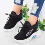 Sportschuhe auf der schwarzen Plattform NX101 Mei