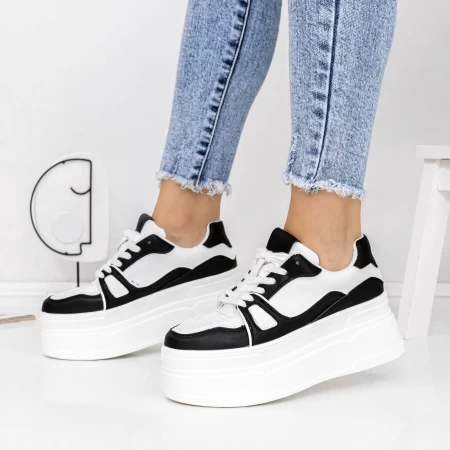 Sportschuhe auf der schwarzen Plattform 3WL70 Mei