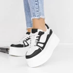 Sportschuhe auf der schwarzen Plattform 3WL70 Mei