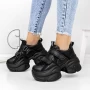 Sportschuhe auf der schwarzen Plattform 3WL71 Mei