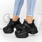 Sportschuhe auf der schwarzen Plattform 3WL71 Mei