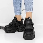 Sportschuhe auf der schwarzen Plattform 3WL71 Mei