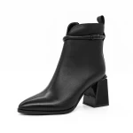 Kurze Stiefel mit einer dicken Ferse K143-55-A241C Black | Jose Simon