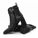 Kurze Stiefel mit einer dicken Ferse K143-55-A241C Black | Jose Simon