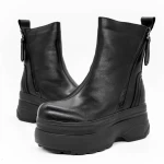 Stiefel auf der schwarzen Plattform 22309-2 Gebildet