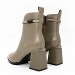 Kurze Stiefel mit einer dicken Ferse K143-55-A241B GRAY | Jose Simon