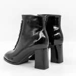 Kurze Stiefel mit einer dicken Absatz 6612 Black | Gebildet