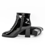 Kurze Stiefel mit einer dicken Absatz 6612 Black | Gebildet