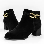 Kurze Stiefel mit einer dicken Absatz 5256 Schwarz | Gebildet