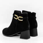 Kurze Stiefel mit einer dicken Absatz 5256 Schwarz | Gebildet