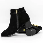 Kurze Stiefel mit einer dicken Absatz 5256 Schwarz | Gebildet