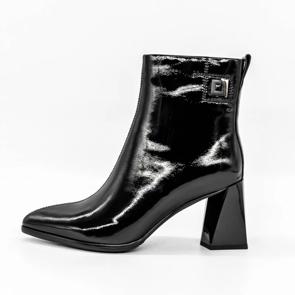 Kurze Stiefel mit einer dicken Ferse K5826-5049B Schwarz | Jose Simon