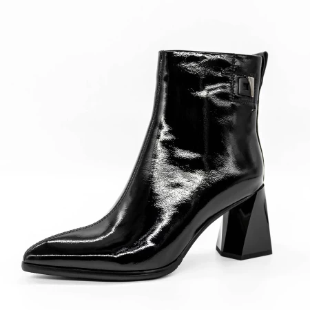 Kurze Stiefel mit einer dicken Ferse K5826-5049B Schwarz | Jose Simon