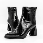 Kurze Stiefel mit einer dicken Ferse K5826-5049B Schwarz | Jose Simon