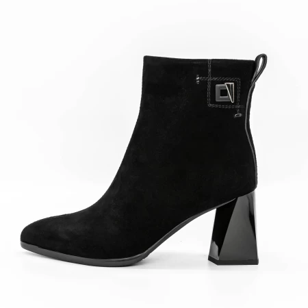 Kurze Stiefel mit einer dicken Ferse K5826-5049c Black | Jose Simon
