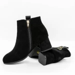 Kurze Stiefel mit einer dicken Absatz 5251 Black | Gebildet
