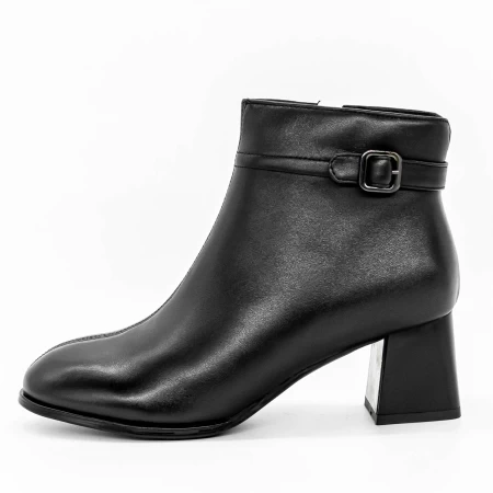 Kurze Stiefel mit einer dicken Absatz 616770 Black | Gebildet