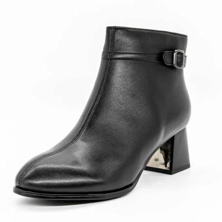 Kurze Stiefel mit einer dicken Absatz 616770 Black | Gebildet