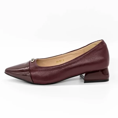 Schuhe auf einer dicken Sohle D26-103 Wiśniowy | Gebildet