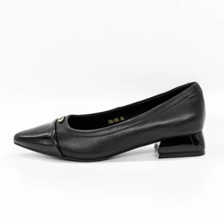 Schuhe auf einer dicken Sohle D26-103 Schwarz | Gebildet