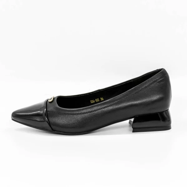 Schuhe auf einer dicken Sohle D26-103 Schwarz | Gebildet