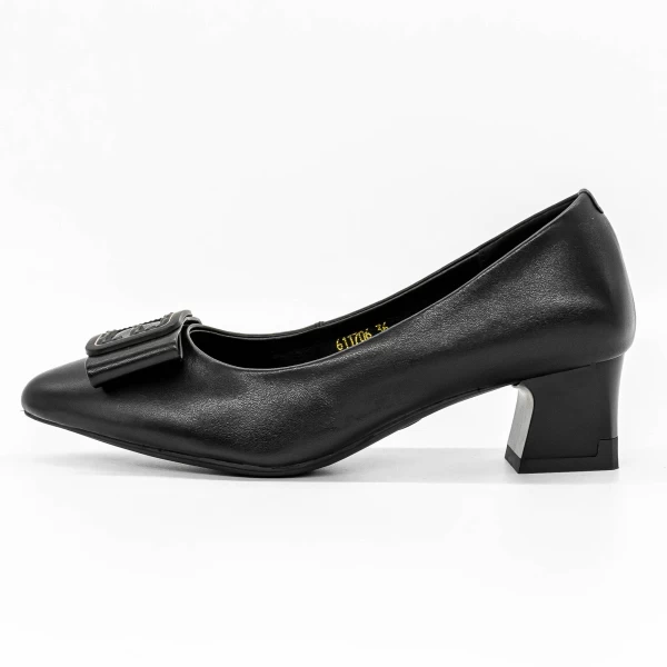 Schuhe auf einer dicken Sohle 611706 Schwarz | Gebildet