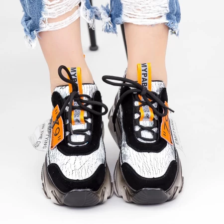 Sportschuhe auf der Schwarz-Orange-Plattform SZ260 Mei