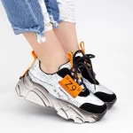 Sportschuhe auf der Schwarz-Orange-Plattform SZ260 Mei