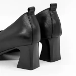 Stiefel auf einer dicken Sohle 267678 Black | Gebildet