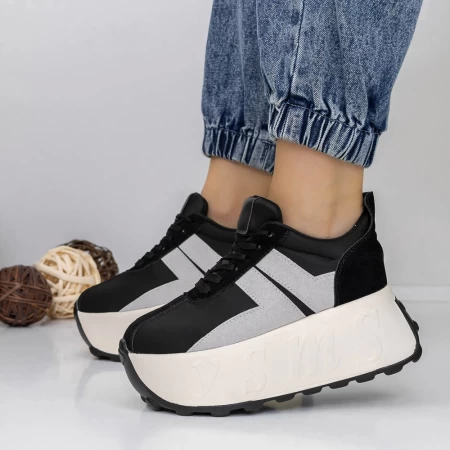 Sportschuhe auf der schwarzen Plattform 3WL121 Mei