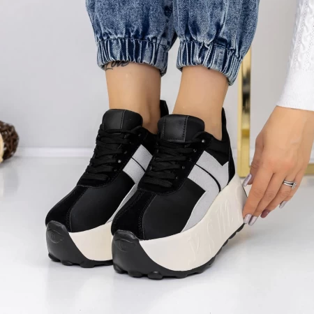 Sportschuhe auf der schwarzen Plattform 3WL121 Mei
