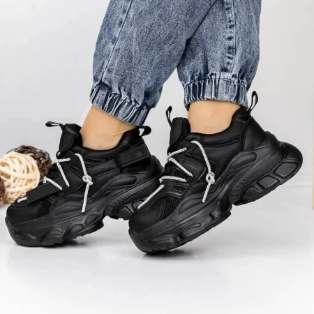 Sportschuhe auf der schwarzen Plattform 3WL150 Mei