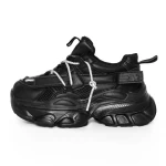 Sportschuhe auf der schwarzen Plattform 3WL150 Mei