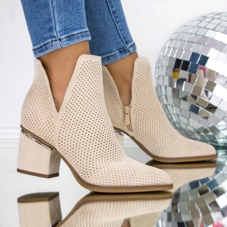 Kurze Stiefel mit einer dicken Absatz 3JF33 Beige | Mei