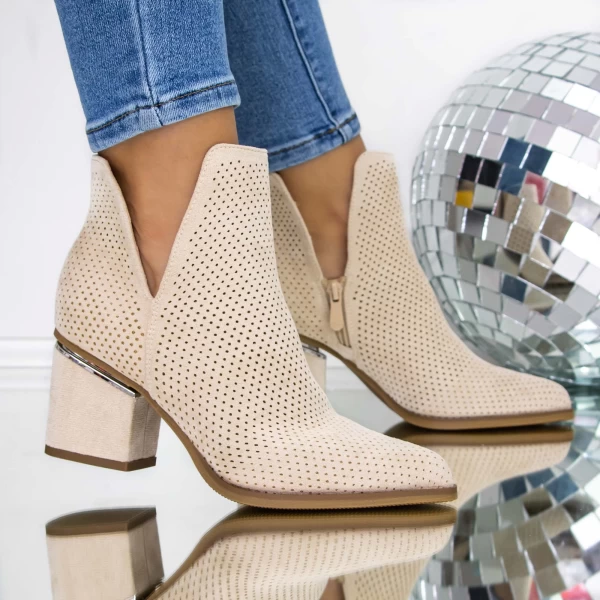 Kurze Stiefel mit einer dicken Absatz 3JF33 Beige | Mei
