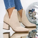 Kurze Stiefel mit einer dicken Absatz 3JF33 Beige | Mei