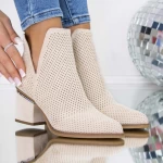Kurze Stiefel mit einer dicken Absatz 3JF33 Beige | Mei