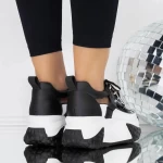 Sportschuhe auf der schwarzen Plattform 3WL100 Mei