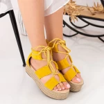Sandalen auf der OM5360 -Plattform Gelb Kleiner Schwan