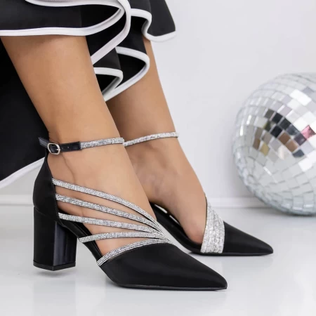 Schuhe auf einer dicken Sohle 3xkk102 schwarz | Mei