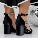 Schuhe auf einer dicken Sohle 3xkk102 schwarz | Mei