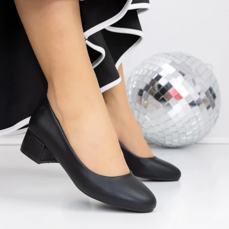 Schuhe auf einer dicken Sohle 3le32 schwarz | Mei
