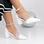 Schuhe auf einer dicken Sohle 3xkk102 Weiß | Mei