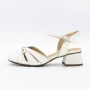 Sandalen auf einer dicken Sohle 30071 -Creme Advancer