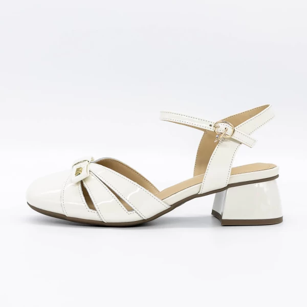 Sandalen auf einer dicken Sohle 30071 -Creme Advancer
