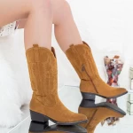 Frauenstiefel und hellbraun Mei