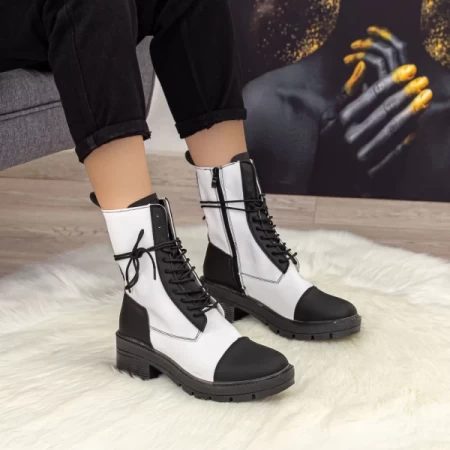 Schwarzschwarz-Biała-Stiefel Mei